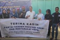 Tim NasDem Kepri Peduli saat berada di Aceh Tamiang. Foto: INIKEPRI.COM