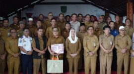 Pemerintah Kabupaten Natuna menggelar acara Pengantar Purna Tugas Aparatur Sipil Negara (ASN) sebagai bentuk penghormatan dan apresiasi atas pengabdian para abdi negara yang telah menyelesaikan masa tugasnya. Foto: INIKEPRI.COM
