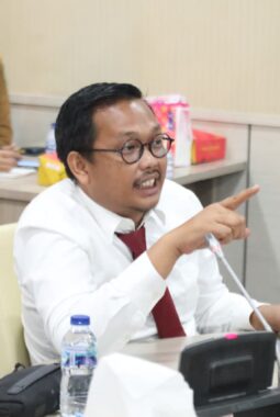 DPRD Batam Minta BKPSDM Bentuk Tim Khusus Selidiki Dugaan Kasus Viral Gustian Riau