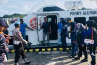 Polres Lingga mengintensifkan pengamanan di Pelabuhan Jagoh, Kecamatan Singkep Barat. Foto: INIKEPRI.COM