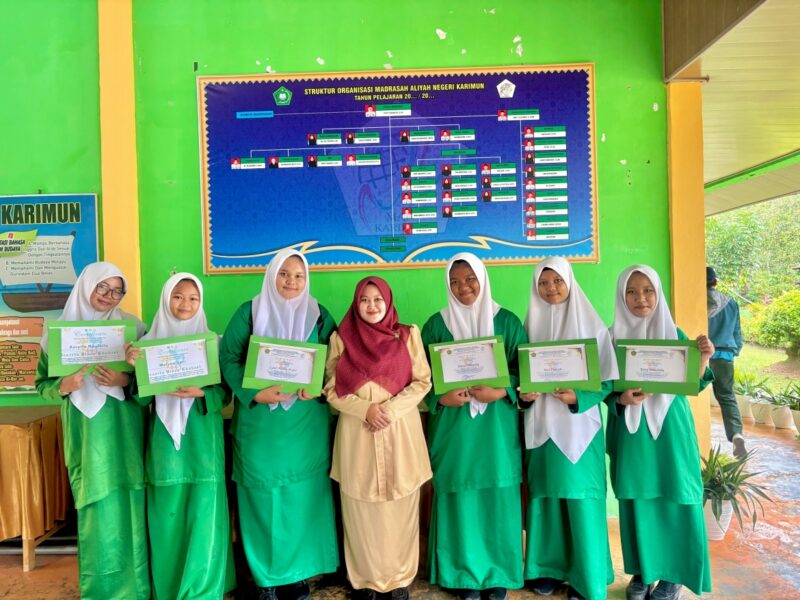 Tim siswa MAN Karimun berhasil meraih Juara 3 pada lomba Video Edukasi Galen’s Apothecary tingkat nasional tahun 2025 kategori SMA sederajat. Foto: INIKEPRI.COM