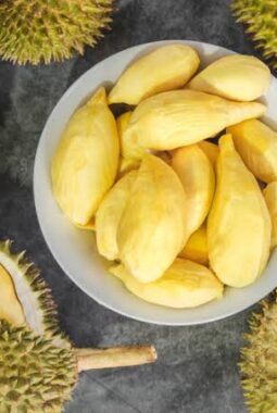 Suka Makan Durian? Ini Alasan Kolesterol Bisa Ikut Naik
