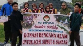 Madrasah Aliyah Negeri (MAN) Karimun menunjukkan komitmen kepedulian sosialnya dengan bersinergi bersama Dharma Wanita Persatuan (DWP) Kementerian Agama (Kemenag) Kabupaten Karimun dalam aksi penggalangan dana untuk korban bencana alam di Sumatera pada Minggu (7/12/2025). Foto: INIKEPRI.COM/MAN Karimun
