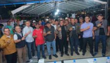 Wali Kota Tanjungpinang, Lis Darmansyah, secara resmi membuka Turnamen Domino Wali Kota Cup yang diselenggarakan oleh Komunitas Marwah Anak Negeri Tuah Berbenah (MANTAB), bertempat di Warung Kopi JK, Jalan Bandara. Foto: INIKEPRI.COM/TanjungpinangKota 