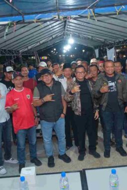 Lis Buka Turnamen Domino, Dorong Interaksi Sosial dan Kebersamaan Masyarakat