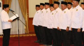 Menag Kukuhkan Pengurus BP4 Kepri, Tekankan Ketahanan Keluarga sebagai Fondasi Negara. Foto: INIKEPRI.COM