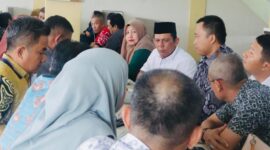 Gubernur Kepulauan Riau H. Ansar Ahmad, Sabtu (3/1/26) memimpin Rapat Koordinasi Persiapan Pendampingan Tata Kelola Rumah Sakit (TKRS) RSUD Raja Ahmad Tabib (RAT) oleh RSUP Hasan Sadikin Bandung, digelar di Kedai Kopi Batu 10, Tanjungpinang. Foto: INIKEPRI.COM/KepriProv 