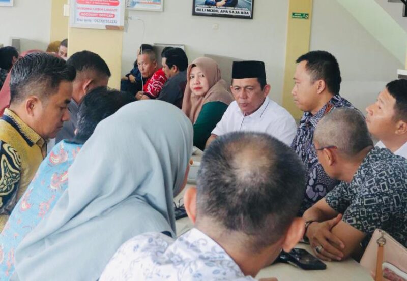 Gubernur Kepulauan Riau H. Ansar Ahmad, Sabtu (3/1/26) memimpin Rapat Koordinasi Persiapan Pendampingan Tata Kelola Rumah Sakit (TKRS) RSUD Raja Ahmad Tabib (RAT) oleh RSUP Hasan Sadikin Bandung, digelar di Kedai Kopi Batu 10, Tanjungpinang. Foto: INIKEPRI.COM/KepriProv 