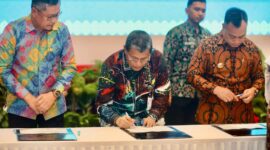 Pemko Batam dalam Penandatanganan Komitmen Bersama Pembangunan dan Penerapan Manajemen Talenta Aparatur Sipil Negara (ASN) se-Provinsi Kepulauan Riau dan se-Provinsi Riau. Foto: INIKEPRI.COM/Media Center Batam 