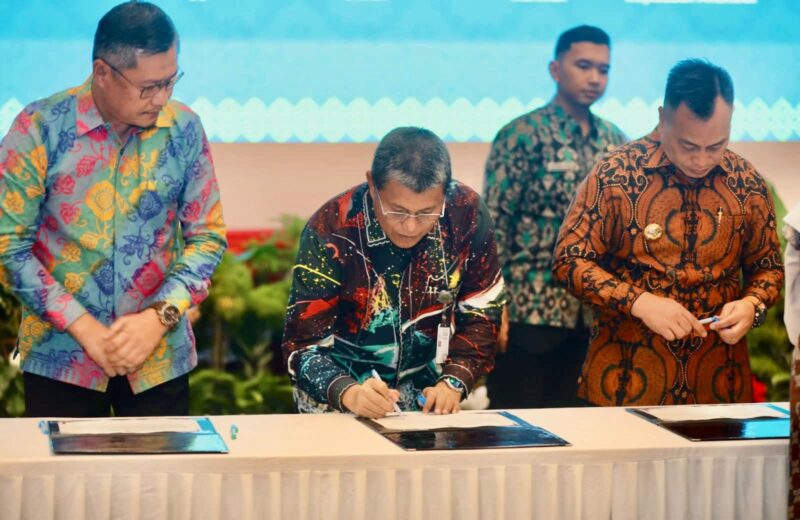 Pemko Batam dalam Penandatanganan Komitmen Bersama Pembangunan dan Penerapan Manajemen Talenta Aparatur Sipil Negara (ASN) se-Provinsi Kepulauan Riau dan se-Provinsi Riau. Foto: INIKEPRI.COM/Media Center Batam 
