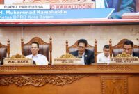 Rapat paripurna Ranperda LAM di DPRD Kota Batam. Foto: INIKEPRI.COM