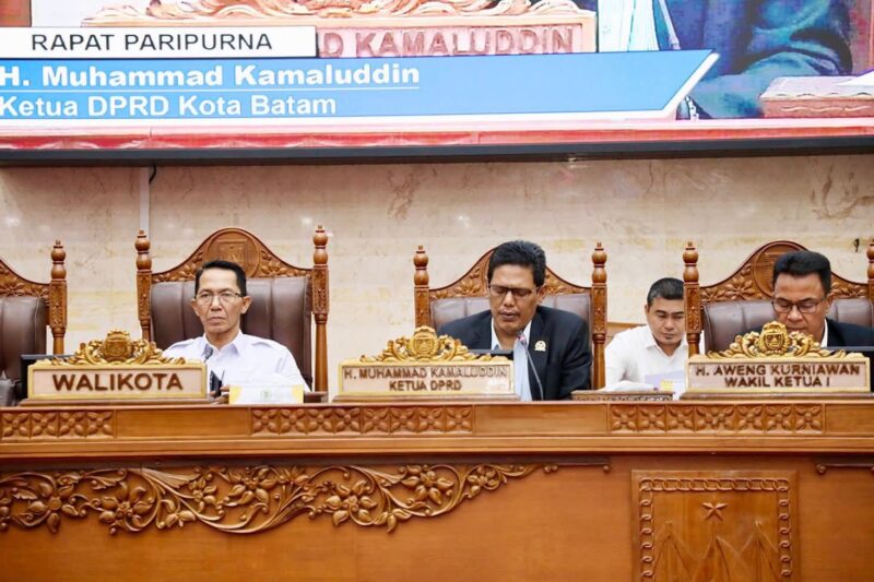 Rapat paripurna Ranperda LAM di DPRD Kota Batam. Foto: INIKEPRI.COM