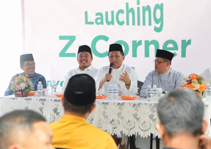 Sekretaris Daerah Kota Batam, Firmansyah, mewakili Wali Kota dan Wakil Wali Kota Batam, meresmikan Z-Corner BAZNAS Kota Batam sekaligus menyerahkan bantuan usaha kepada mustahik, di kawasan Masjid Al Ihsan, Kelurahan Tanjung Buntung, Kecamatan Bengkong. Foto: INIKEPRI.COM/Media Center Batam 