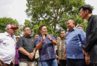 Wakil Menteri Koperasi dan UMKM RI, Helvi Yuvi Moraza saat berkunjung ke kawasan Jodoh Boulevard. Foto: INIKEPRI.COM/BP Batam 