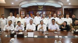 Kepala BP Batam, Amsakar Achmad, secara resmi menerima kunjungan silaturahmi dan audiensi pengurus baru Kamar Dagang dan Industri (KADIN) Kota Batam dan KADIN Provinsi Kepulauan Riau (Kepri). Foto: INIKEPRI.COM/BP Batam 