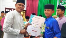 Siswa MTsN Tanjungpinang Zaidan berhasil meraih Juara 1 cabang Tilawah Remaja pada ajang Musabaqah Tilawatil Qur’an dan Hadist (MTQH) Kelurahan Pinang Kencana. Foto: INIKEPRI.COM