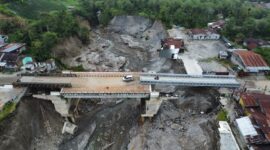 TNI berhasil menyelesaikan pembangunan dua jembatan Bailey di kawasan Jamur Ujung, Kabupaten Bener Meriah, yang berada pada ruas jalan strategis Bireuen – Bener Meriah – Takengon. Foto: TNI AD