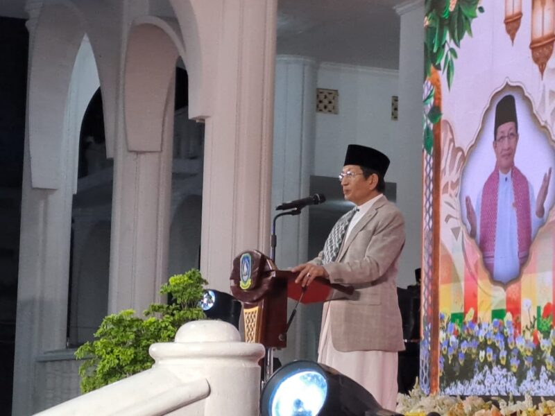 Pemerintah Provinsi Kepulauan Riau (Pemprov Kepri) menggelar peringatan Isra Mikraj Nabi Muhammad SAW di halaman Gedung Daerah Tepi Laut, Tanjungpinang, Rabu malam (14/1/2026). Foto: INIKEPRI.COM
