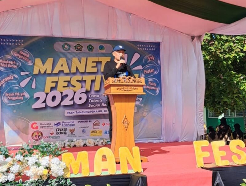 Kakanwil Kemenag Kepri, Zoztafia, secara resmi membuka perhelatan akbar MANETA Festival 2026. Foto: INIKEPRI.COM