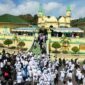Ribuan jemaah dari tiga negara : Indonesia, Malaysia, dan Singapura memadati kawasan Masjid Sultan Riau Pulau Penyengat, Tanjungpinang, Rabu (11/2/2026). Foto: INIKEPRI.COM/KepriProv 