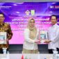 Penyerahan Laporan Hasil Pemeriksaan (LHP) Kinerja dari Badan Pemeriksa Keuangan (BPK) RI Perwakilan Provinsi Kepulauan Riau. Foto: INIKEPRI.COM