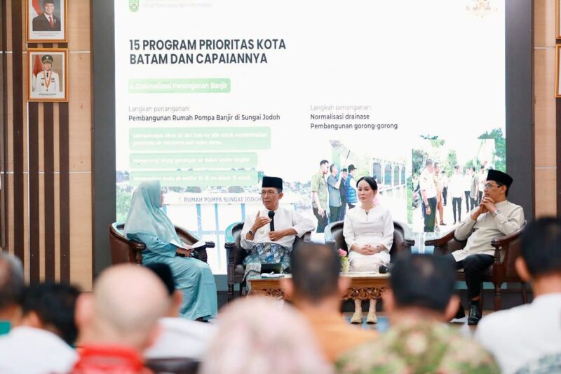 Amsakar-Li Claudia dalam dialog refleksi satu tahun kepemimpinan di Kantor Wali Kota Batam. Foto: INIKEPRI.COM/Media Center Batam 