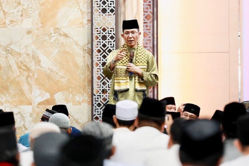 Amsakar salat tarawih di Masjid Raudhatul Jannah. Foto: INIKEPRI.COM