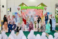 Erlita Sari saat kegiatan Pembinaan Akhlak Mulia di Perumahan Bumi Sakinah, Kecamatan Sagulung. Foto: INIKEPRI.COM/Media Center Batam 