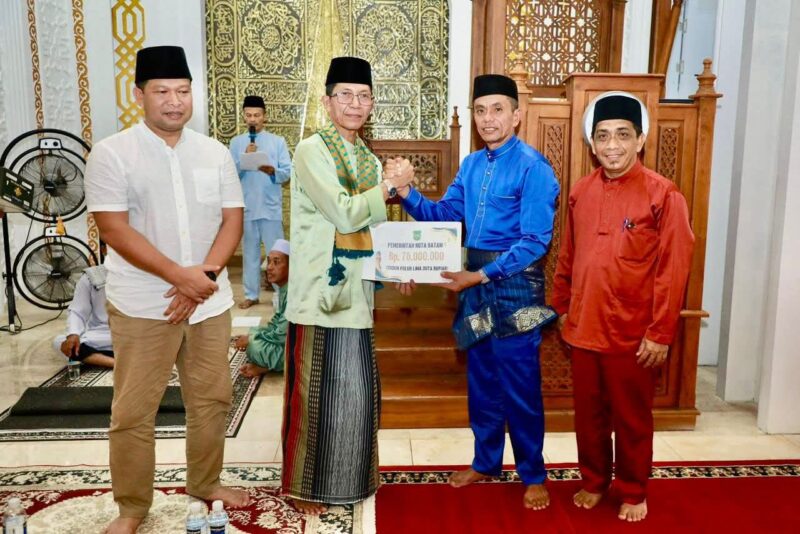 Wali Kota Batam, Amsakar Achmad, menghadiri Safari Ramadan ke Pulau Terong, Kecamatan Belakangpadang, Jumat (27/2/2026). Foto: INIKEPRI.COM/Media Center Batam 