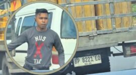 Pengemudi truk BP 8221 RO. Foto: Tangkapan Layar 