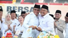 Sekretaris DPC Partai Gerindra Kota Batam sekaligus Ketua Panitia Harlah Gerindra Kepri, Aweng Kurniawan bersama ketua DPD Gerindra Kepri Iman Sutiawan. Foto: INIKEPRI.COM
