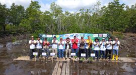 Sempena peringatan Hari Pers Nasional (HPN) 2026, Komunitas Jurnalis Kepri (KJK) menggelar kegiatan penanaman mangrove di Kampung Sungai Tiram, Desa Penaga, Kecamatan Teluk Bintan, Provinsi Kepulauan Riau (Kepri), Minggu (8/9/2026) pagi. Foto: INIKEPRI.COM