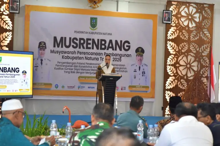 Bupati Natuna Cen Sui Lan membuka Musrenbang Kabupaten Natuna 2026 yang digelar di Ballroom Gajah Mina Adiwana Jelita Sejuba Resort, Kecamatan Bunguran Timur, Selasa (10/2/2026) pagi. Foto: Istimewa