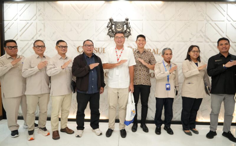 Kunjungan kerja Anggota/Deputi Bidang Investasi dan Pengusahaan, Fary Francis di Kantor Konjen Singapura, Wyndham Hotel, Panbil. Foto: INIKEPRI.COM/BP Batam 