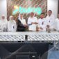 Bupati Natuna Cen Sui Lan menghadiri kegiatan penandatanganan dokumen hibah Barang Milik Daerah (BMD) bersama Perusahaan Umum (Perum) BULOG yang dilaksanakan di Ruang Rapat Pandan Wangi, Lantai 1 Kantor Pusat Perum BULOG, Jalan Jenderal Gatot Subroto Kav. 49, Jakarta Selatan, Senin (9/3) siang. Foto: INIKEPRI.COM/NatunaKab 