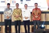 Ketua DPRD Kota Batam Haji Muhammad Kamaluddin, Wakil Ketua I Haji Aweng Kurniawan, serta Wakil Ketua III Muhammad Yunus Muda, S.E, berfoto bersama Wali Kota Batam Amsakar Achmad di Musrenbang RKPD Batam 2027. Foto: INIKEPRI.COM