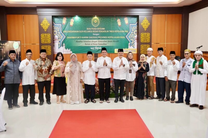 Gubernur Kepulauan Riau Ansar Ahmad menghadiri acara buka puasa bersama Keluarga Besar Pengadilan Tinggi Kepulauan Riau. Foto: INIKEPRI.COM/KepriProv 