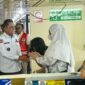 Gubernur Kepri Ansar Ahmad saat meninjau keberangkatan penumpang kapal KM Kelud tujuan Belawan, Sumatera Utara, di Pelabuhan Bintang Persada 99 Batu Ampar, Kota Batam, Sabtu (14/3/2026) lalu. Foto: INIKEPRI.COM/KepriProv 