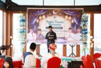 Wali Kota Batam, Amsakar Achmad, menghadiri kegiatan buka puasa bersama Ikatan Alumni Politeknik Negeri Sriwijaya Kepulauan Riau (IKAPOLSRI Kepri) di Alio Beach Cafe & Restaurant, Minggu (1/3/2026). Foto: INIKEPRI.COM/Media Center Batam 