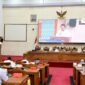 Amsakar dalam Rapat Paripurna DPRD Kota Batam saat memaparkan Laporan Keterangan Pertanggungjawaban (LKPJ) Tahun Anggaran 2025, yang digelar di ruang sidang utama DPRD Batam. Foto: INIKEPRI.COM/Media Center Batam 