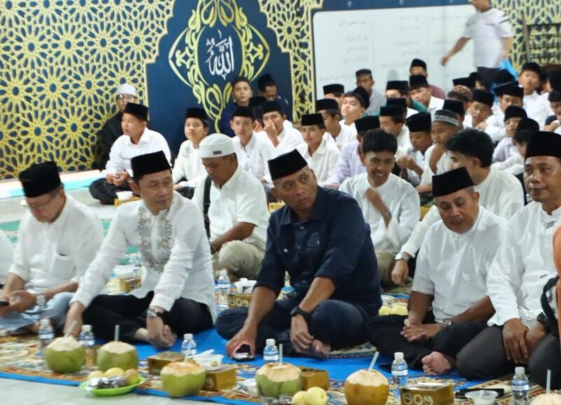 Ketua DPW Partai NasDem Kepri Pietra Machreza Paloh hadir di safari Ramadan di Pondok Pesantren Al Fadlu 7. Foto: INIKEPRI.COM
