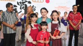 Wakil Kepala BP Batam/Wakil Walikota Batam, Li Claudia Chandra menghadiri puncak perayaan Festival Cap Go Meh 2026 yang digelar di Maha Vihara Duta Maitreya. Foto: INIKEPRI.COM/BP Batam 
