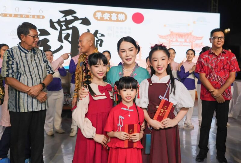 Wakil Kepala BP Batam/Wakil Walikota Batam, Li Claudia Chandra menghadiri puncak perayaan Festival Cap Go Meh 2026 yang digelar di Maha Vihara Duta Maitreya. Foto: INIKEPRI.COM/BP Batam 