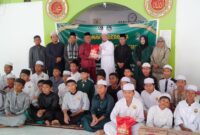 Majelis Wilayah Korps Alumni Himpunan Mahasiswa Islam (MW KAHMI) bersama Majelis Wilayah Forum HMI-Wati (MW FORHATI) Kepulauan Riau melalui kegiatan sosial bertajuk “Indahnya Berbagi Bersama MW KAHMI dan MW FORHATI Kepulauan Riau.” Foto: INIKEPRI.COM