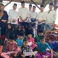 DPW Partai NasDem Kepri berfoto bersama anak yatim di safari Ramadan di Pulau Terung. Foto: INIKEPRI.COM