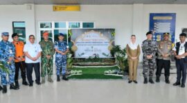Bupati Natuna Cen Sui Lan bersama Forkopimda memantau arus mudik di sejumlah titik. Foto: Istimewa/angkaberita