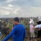 Bupati Natuna Cen Sui Lan dan Wakil Bupati Jarmin meninjau karhutla di kawasan Jalan Poros Batubi–Kelarik, Desa Gunung Putri, Kecamatan Bunguran Batubi, Selasa (24/3/2026). Foto: INIKEPRI.COM