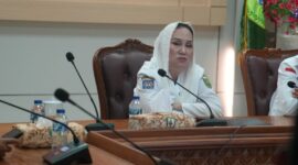 Bupati Natuna Cen Sui Lan memimpin rakor antisipasi Karhutla. Foto: INIKEPRI.COM/NatunaKab 