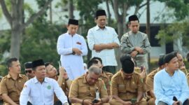 Ketua DPRD Kota Batam Muhammad Kamaluddin hadir di pelaksanaan Salat Istisqa di Dataran Engku Putri, Batam Center. Foto: INIKEPRI.COM