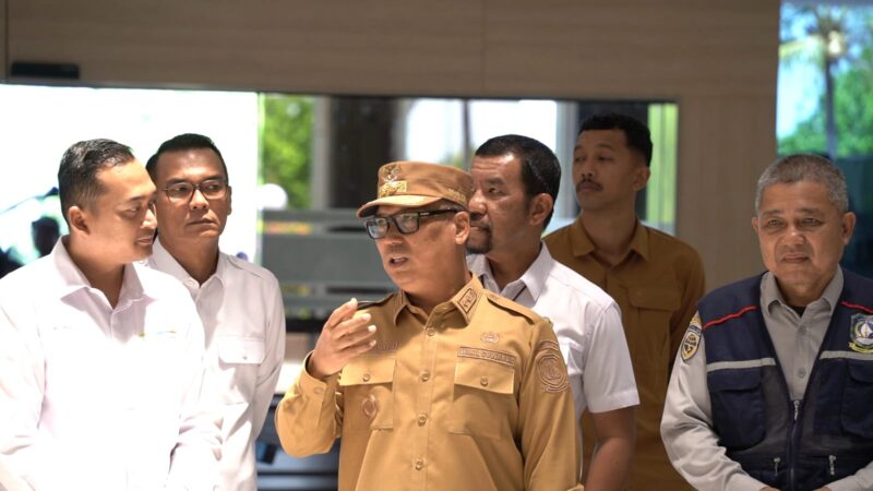 Wagub Kepri Nyanyang Haris Pratamura didampingi Kadis Perhubungan dan Kasatpol PP Kepri melakukan sidak di Bandara Hang Nadim, Batam, Kamis (12/3/2026). Foto: INIKEPRI.COM/KepriProv 